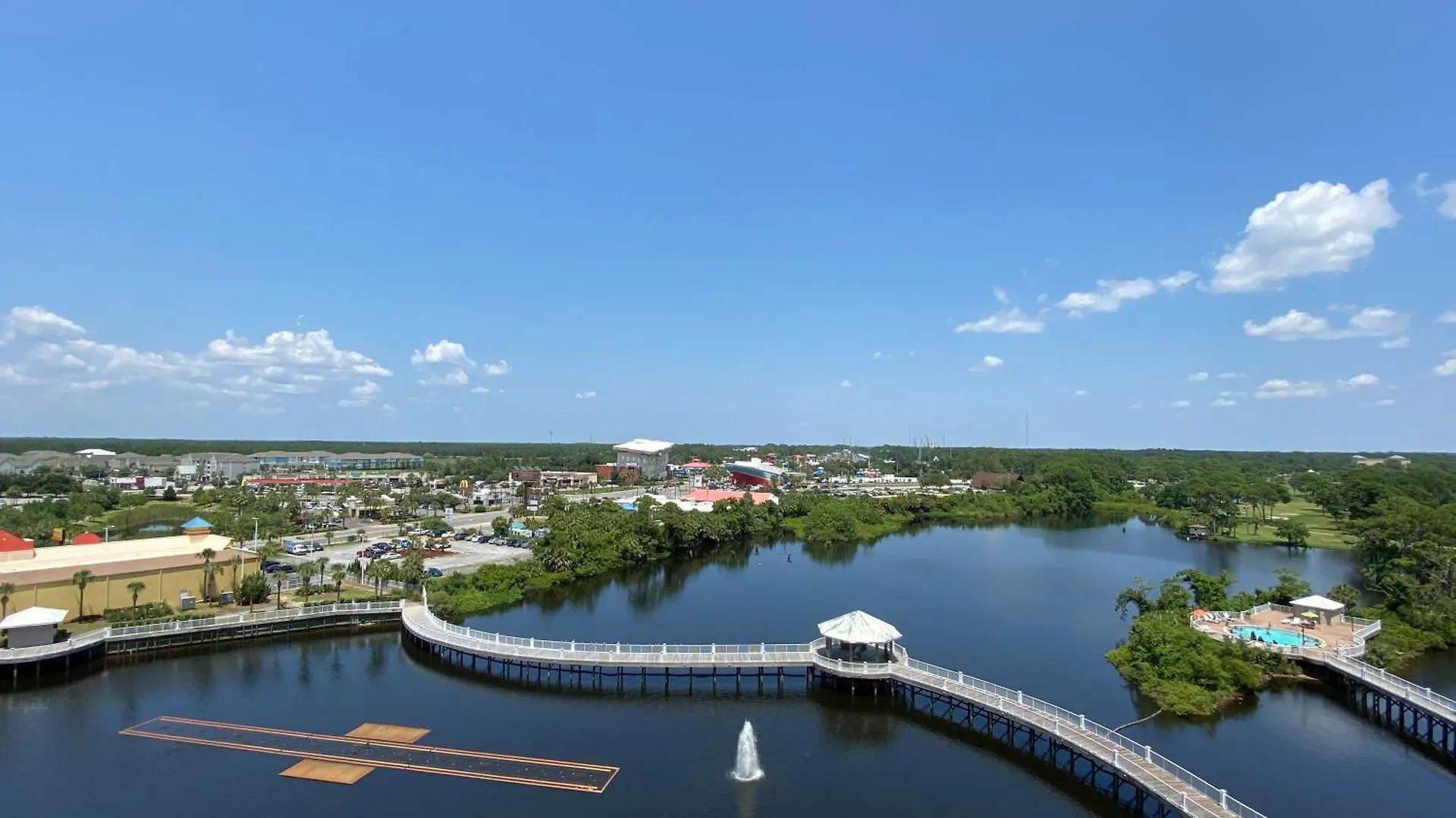 Semesterbostad Laketown Wharf 2117 'High Tide' Panama City Beach